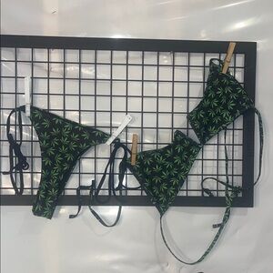 SHEIN Cannabis leaf Pattern Bikini Set